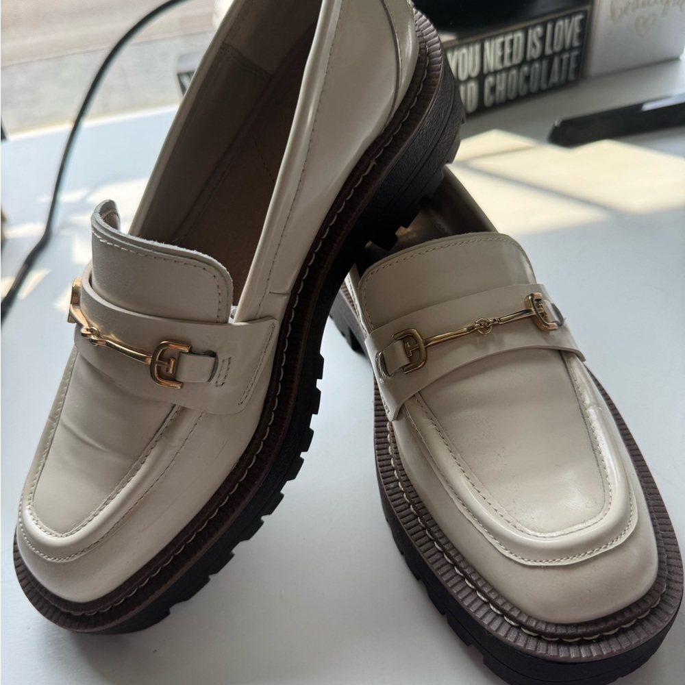 BRAND NEW Sam Edelman Cream and Gold Flats with Horsebit Detail